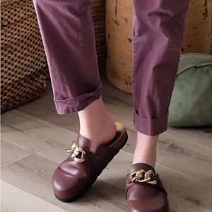 Alohas Fireplace Chain Clog in Burgundy Sz 37 Sz 7